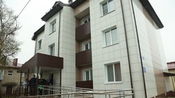  Валерий Лимаренко потребовал устранить дефекты в новом жилом доме в Березняках до конца июня