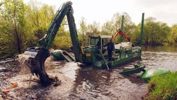Почти 1,5 км русла реки Излучной в Долинске расчистят к декабрю 2026 года