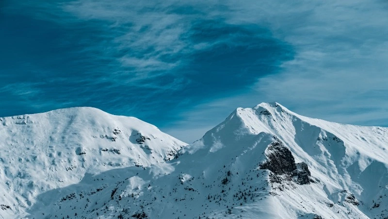 Лавинная опасность сохранится в Южно-Сахалинске и шести районах до 2 января