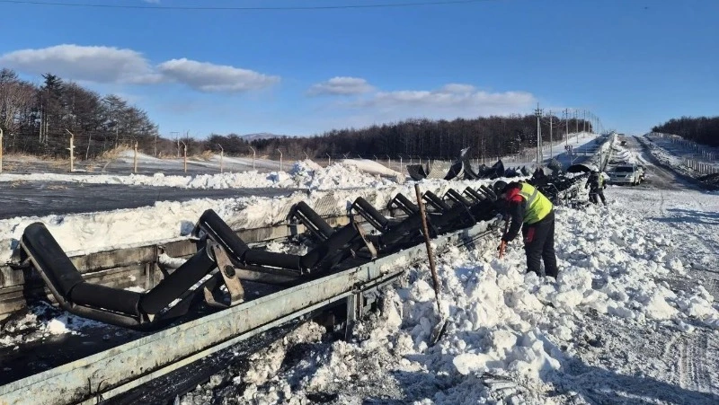 На Сахалине горел участок магистрального конвейера