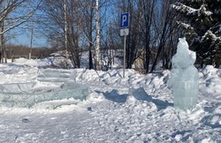 Ледовый городок в Аниве пострадал от рук вандалов