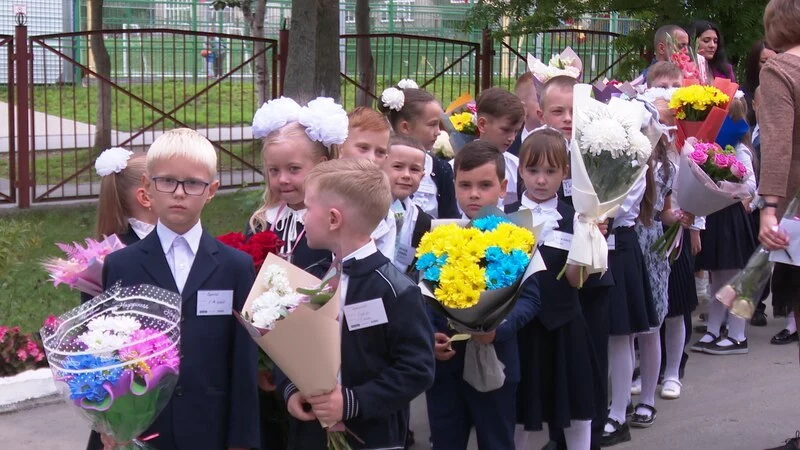 Первые звонки для школьников прозвучали в столице Сахалина