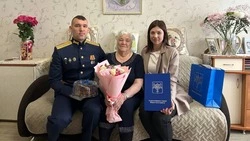 В Южно-Сахалинске поздравили с 95-летием ветерана труда Раису Маркину