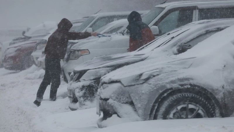 Не верьте календарю: на Сахалин надвигается неделя снежной непогоды