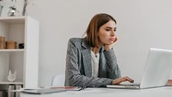 Что делать, если вы задерживаетесь на работу по уважительной причине — советы от Sakh.online