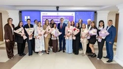 Еще 16 волонтеров из Южно-Сахалинска получили знаки отличия «Доброволец Сахалинской области»