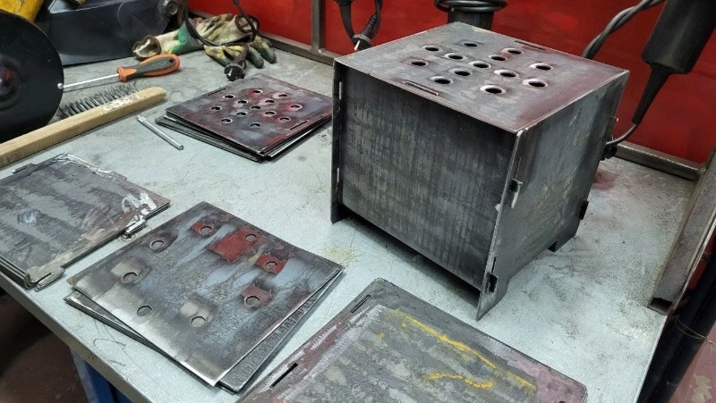 Сахалинские студенты изготовили для бойцов на СВО мини-буржуйки