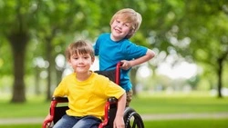 Детские лагеря в России станут доступными для детей с ОВЗ