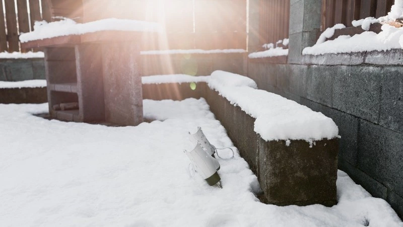 На Сахалине суд взыскал с магазина 580 тысяч рублей в пользу покупателя, заваленного снегом с крыши