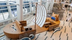 Выставка «Связь времен: время первых» открылась в аэровокзале Южно-Сахалинска 