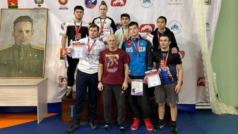 Борцы с Сахалина завоевали семь наград на всероссийском турнире в Брянске