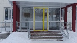 Новый вход с теплым полом установили в детской поликлинике на севере Сахалина