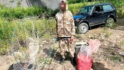 Браконьера из Макаровского района задержали с 24 кг красной икры