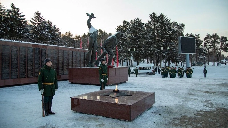 В День защитника Отечества в Южно-Сахалинске ввели ограничения на движение и парковку транспорта