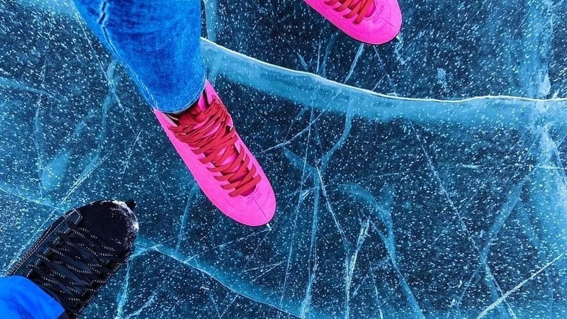 Сахалинцы выстроились в очередь у местного «Байкала» ради хрустальных фото в Instagram