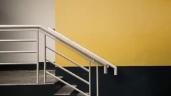 Жителей Южно-Сахалинска пригласили к участию в конкурсе за лучший подъезд в мае