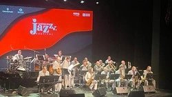 Джазовый оркестр Сахалинской филармонии открыл Sakhalin Jazz Festival при аншлаге 