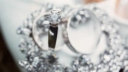 Жители Сахалина потратили больше 700 млн рублей на украшения в 2023 году