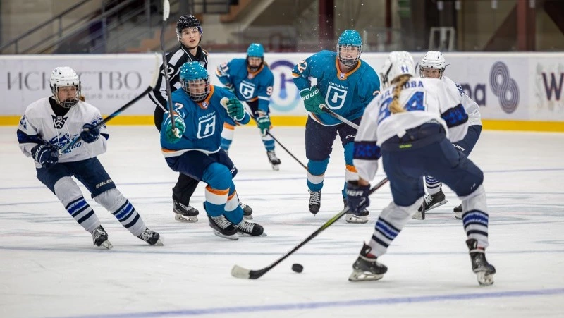 Бросали больше, забили меньше: ЖХК «Сахалин» уступил питерской «Динамо-Неве»