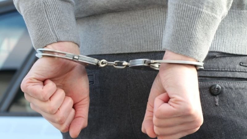 Житель Воронежа оставил без денег двух знакомых девушек на Сахалине