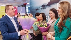 Валерий Лимаренко поздравил «проводников здоровья» с наступающим Международным женским днем