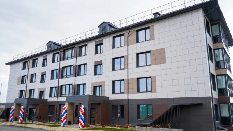 Более 30 семей получили ключи от новых квартир в Корсаковском районе