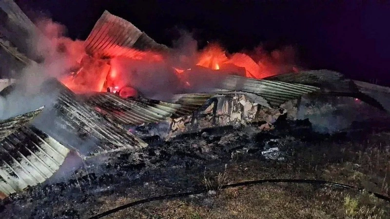 Сгорела дотла: в сахалинском селе полыхала частная дача