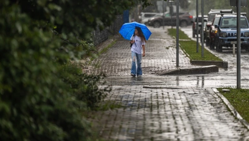 Ливень и до +26 градусов накроют Сахалин и Курилы 27 августа