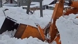 «Заборы валит людям»: грейдериста едва не побили из-за расчистки снега в Южно-Сахалинске