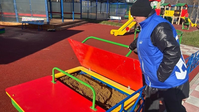 Депутаты «Единой России» проверили качество ремонта в детсаду Макарова