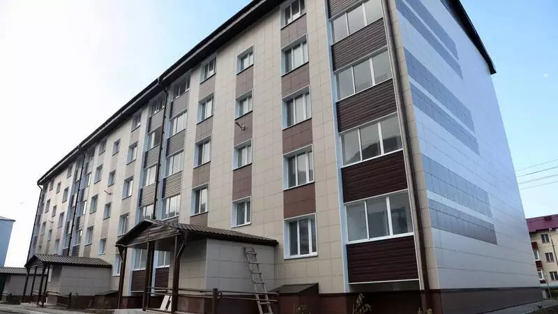 В новый дом на юге Сахалина переедут 60 семей-переселенцев