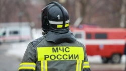 Пожарные потушили горящий автомобиль в Углегорске за три минуты