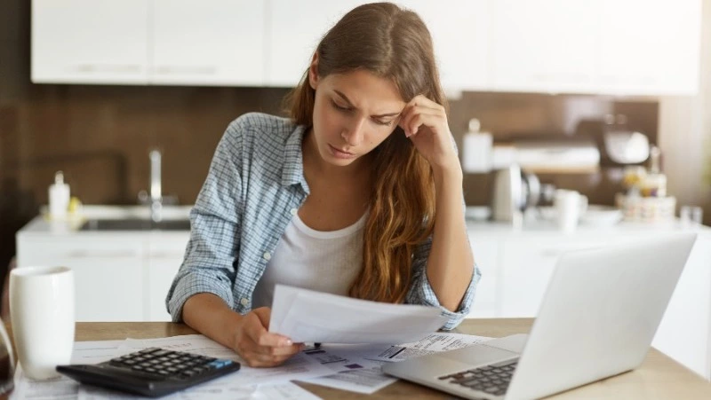 Почти 250 млн рублей за вывоз мусора задолжали жители Сахалинской области