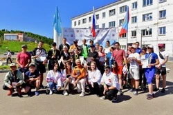 Жители Углегорска пробежали 14 километров в День окончания Второй мировой войны