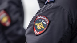 Житель Южно-Сахалинска украл телефон из ремонтной мастерской и продал прохожему