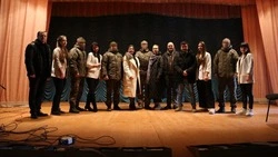 «Возвращайтесь с победой домой»: артисты с Сахалина выступили в зоне СВО