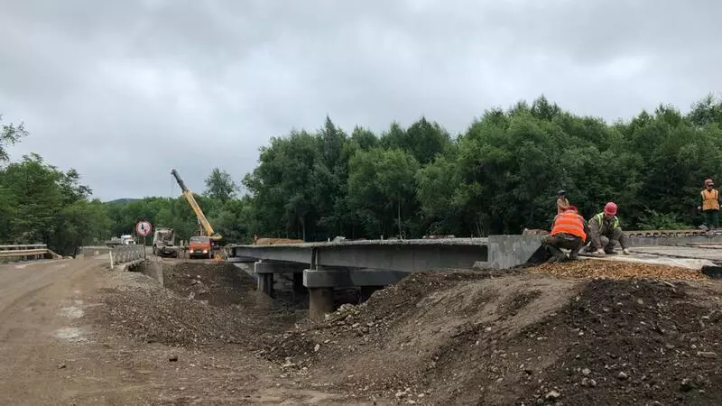 На трассе Южно-Сахалинск – Оха ремонтируют три мостовых перехода