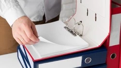 Работника насмерть придавило тяжелым грузом в Тымовском: дело передали в прокуратуру и следком