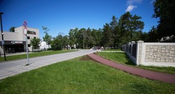Дорожки к городскому парку Южно-Сахалинска стали резиновыми