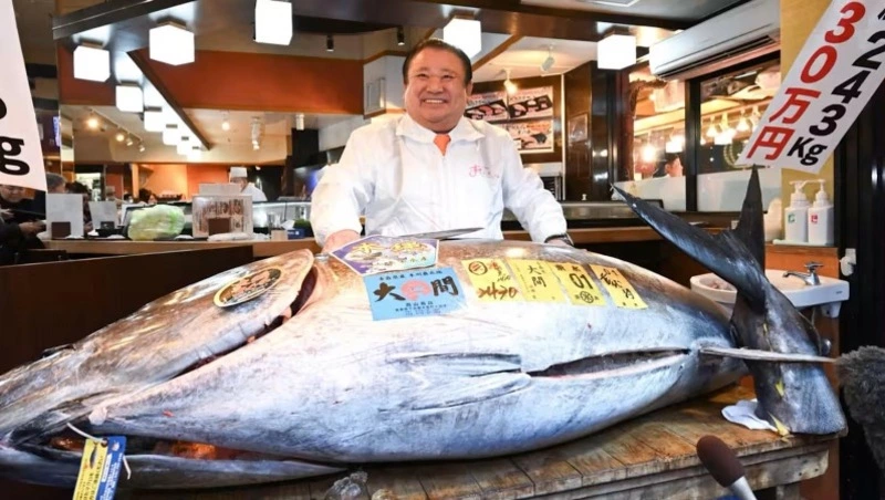 В Японии на аукционе продали голубого тунца за рекордные 3,2 млн долларов