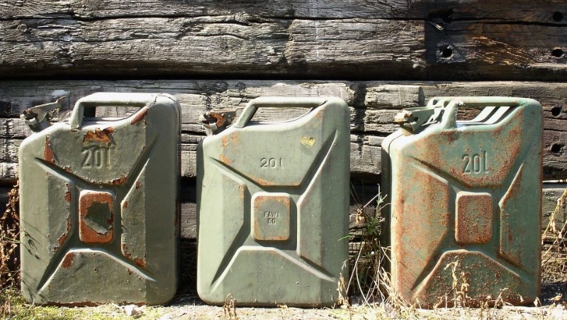 Жители Курил остались без денег, купив несуществующее топливо