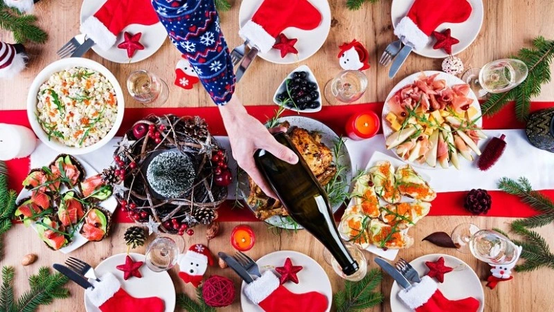 Большинство жителей Южно-Сахалинска планируют накрывать праздничный стол на Новый год