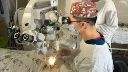 Сахалинские врачи вернули зрение ребенку с врожденной катарактой