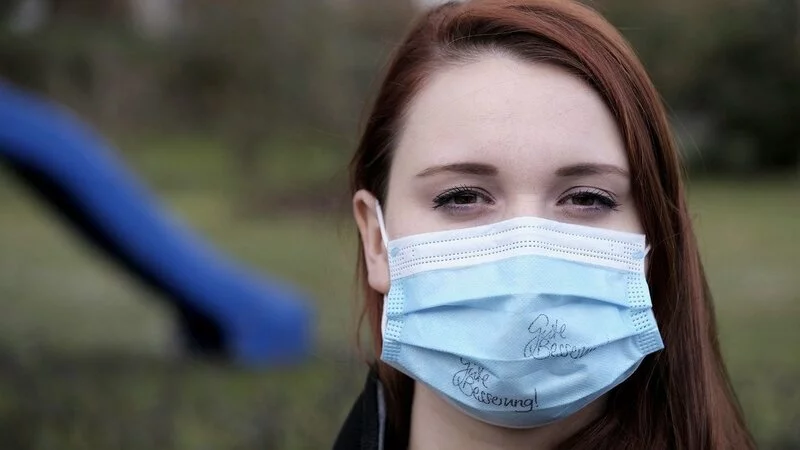 Мурашко: Прошедшие вакцинацию должны носить маски, пока не сформируется коллективный иммунитет