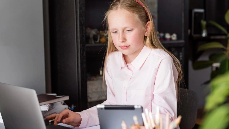 Ураган отменил очные занятия в школах Северо-Курильска