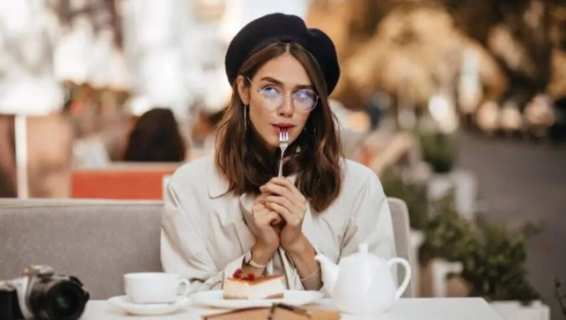 Работа дегустатора тортов с зарплатой 88 тысяч рублей стала самой популярной в РФ