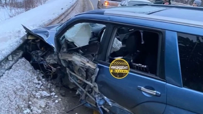 Водитель скрылся с места ДТП после лобового столкновения в Корсаковском районе 