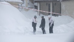 Предупреждение о циклоне и лавинах объявили в 11 районах Сахалина
