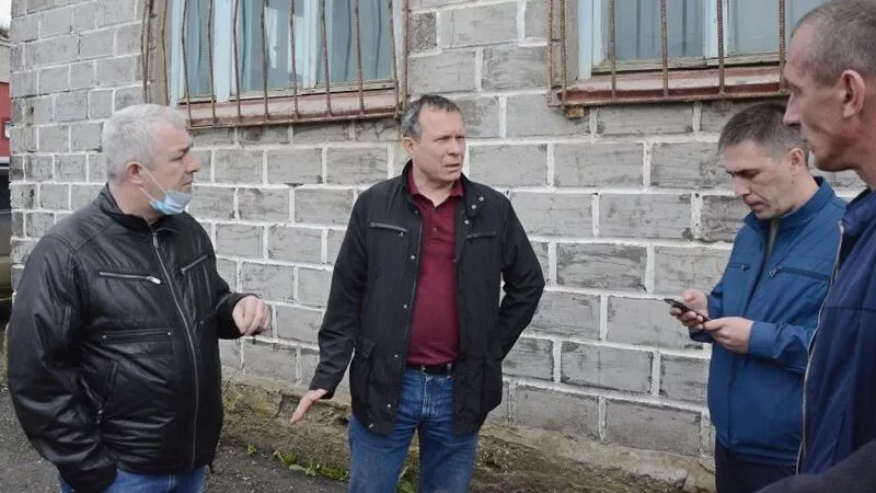 Проблемы «Тепловых сетей» и знакомство с жителями: глава Холмска в субботу работал в Чехове