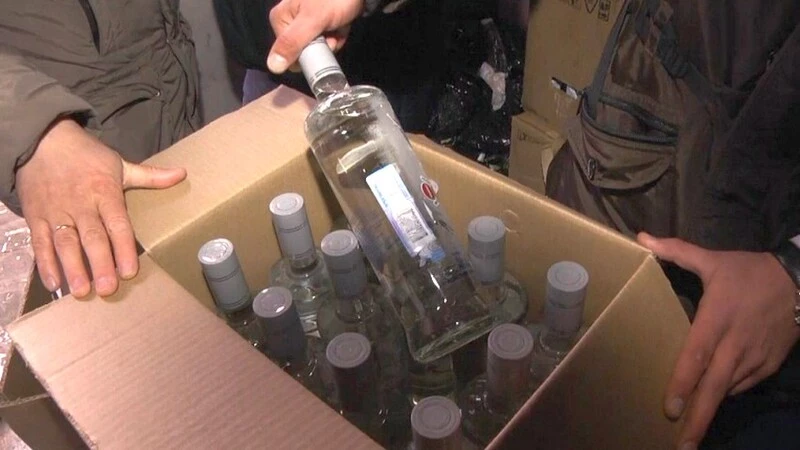 Сахалинские полицейские задержали рекордную за последние годы партию «паленой» водки